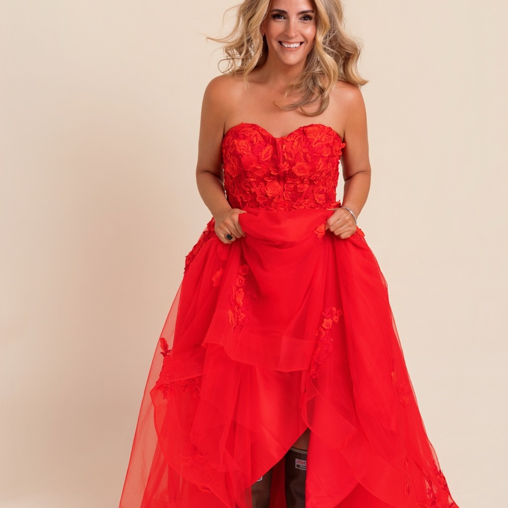 Elegant Red Strapless Evening Gown